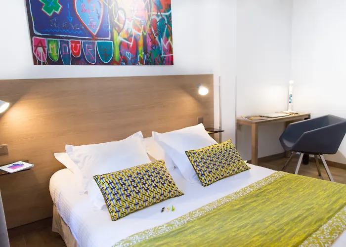Grand Dauphine Toulon, Boutique & 3*