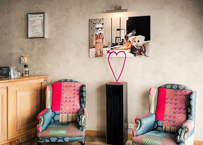 Grand Dauphine Toulon, Boutique & 호텔 3*