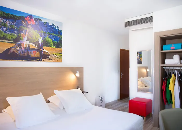 Grand Dauphine Toulon, Boutique & 호텔 3*