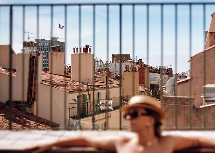Grand Dauphine Toulon, Boutique & 3*